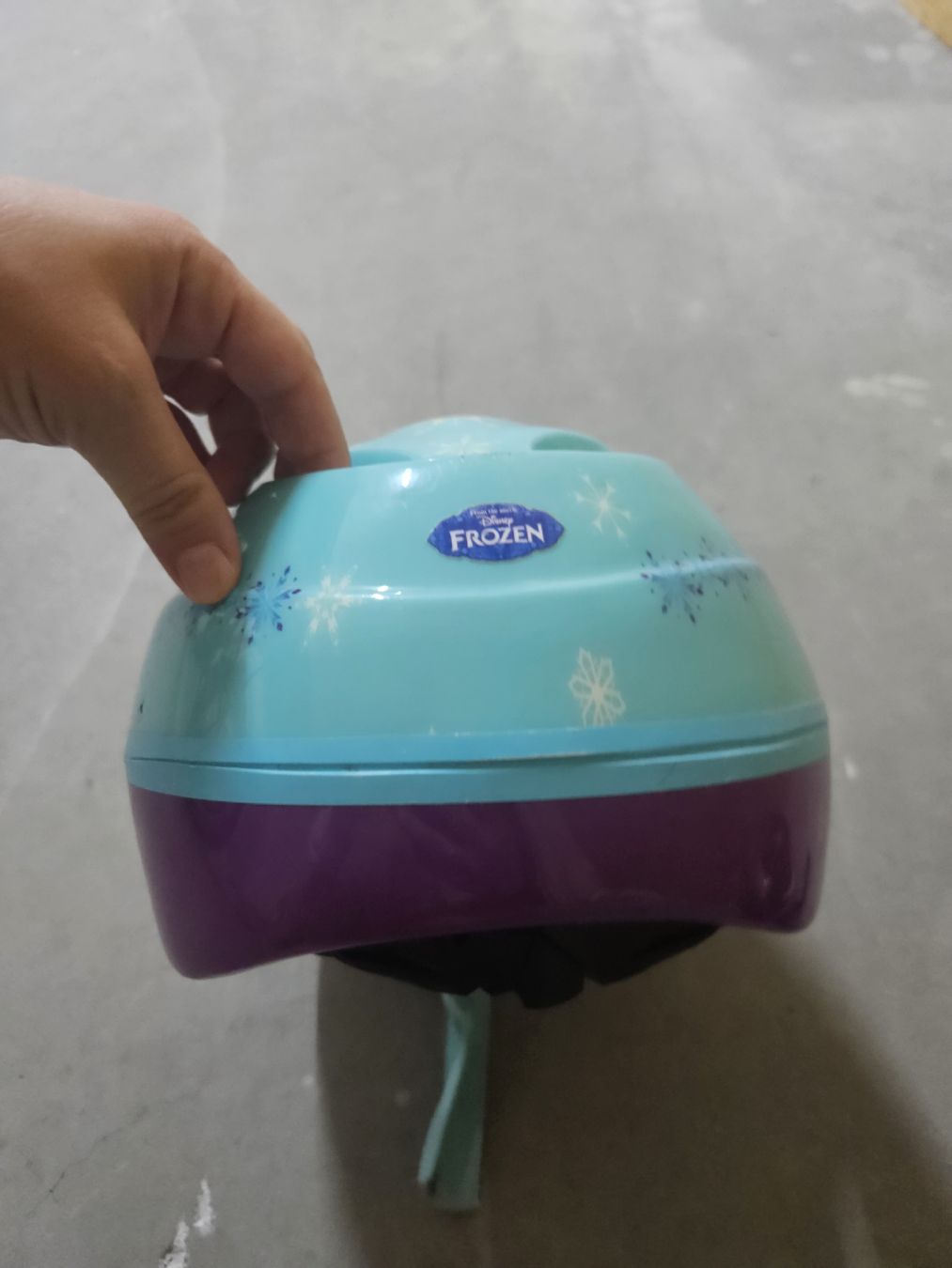Casques: Süßer "Eiskönigin" Helm – D'occasion à Diepoldsau par rin_d9yl 1