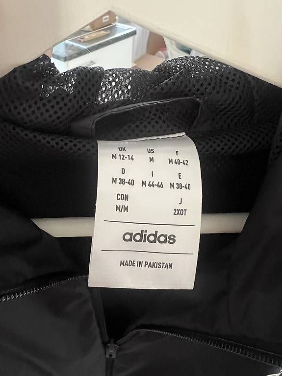 Vestes: Adidas Windjacke – Neuf avec emballage d'origine à Oberrüti par Jes_seei 2