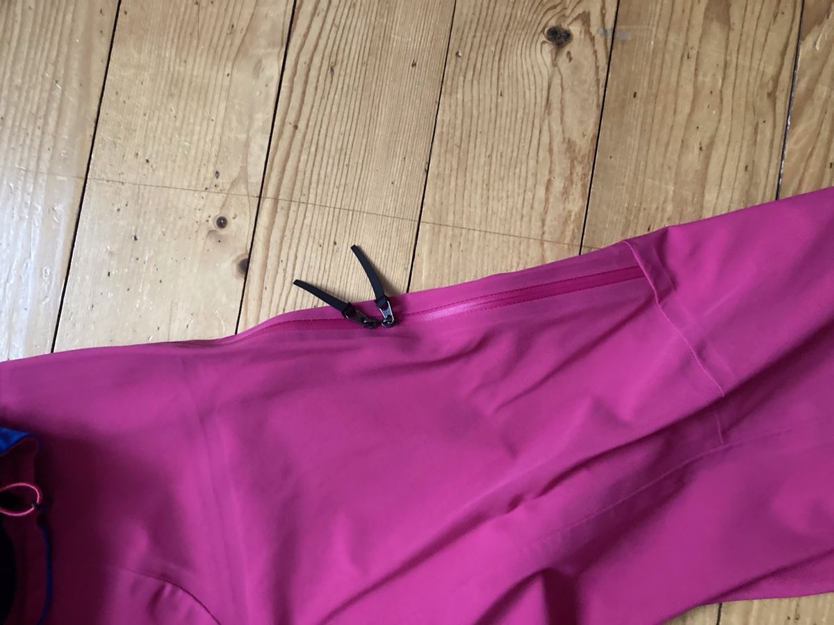 Completi & Tailleur: Neuer Skianzug – Nuovo (secondo la descrizione) da Würenlos venduto da maxli012 3