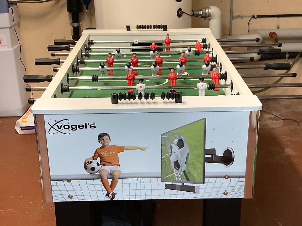 Giochi: TschütteliKaschten / Tischfussball / Töggelikasten – Usato da Niederuzwil venduto da Gent7000 2
