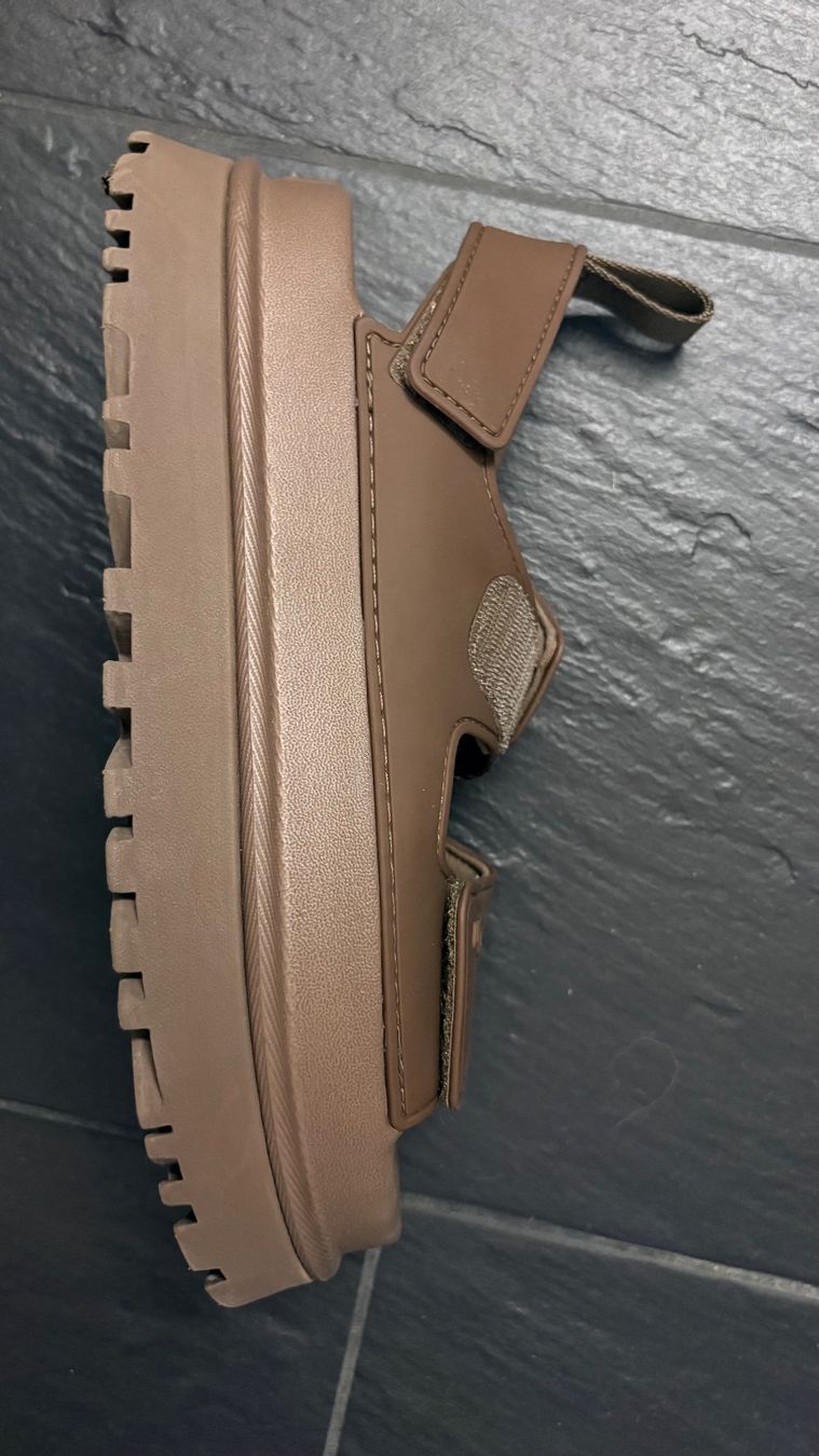 Ugg Scarpe da donna: UGG sandls – Usato da Zürich venduto da ali_2hvm 4