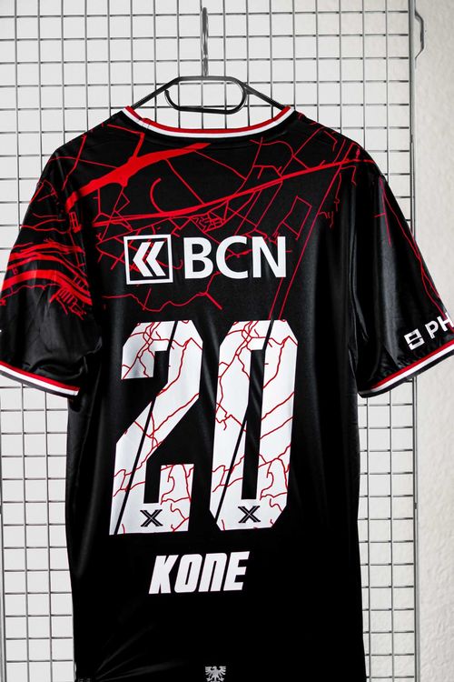 Maillot Neuchâtel Xamax – Domicile 1991/1992 – Adidas – Taille M – Suisse