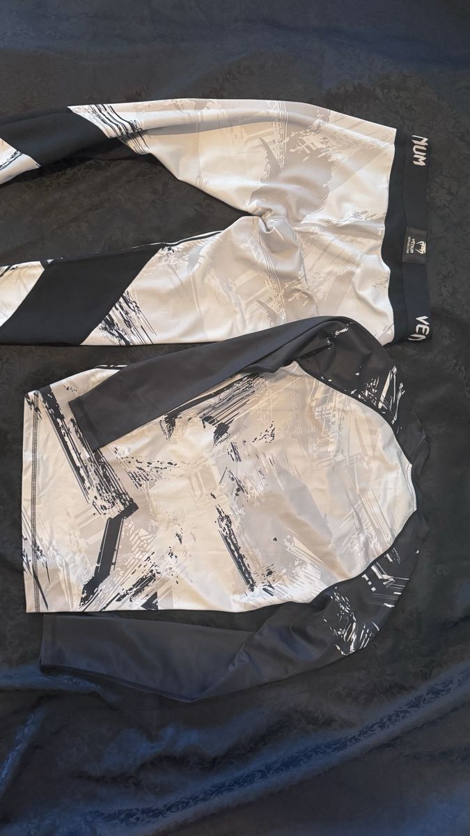 Venum Lotti di vestiti: UFC Venum Authentic Fight Kit – Usato da Brugg AG venduto da GiovanniVercetti 4