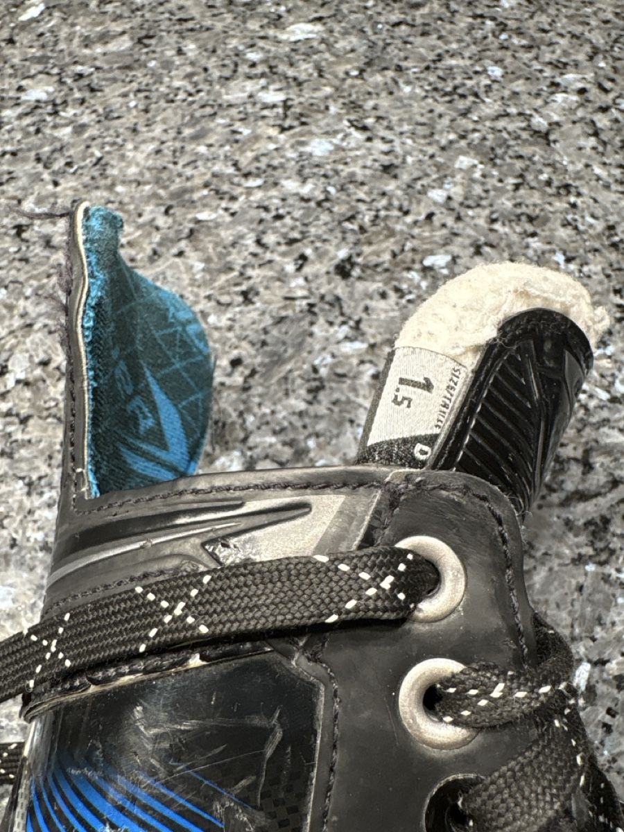 Bauer Pattini da ghiaccio: Eishockeyschlittschuhe Bauer Grösse 1.5 – Usato da Niederglatt ZH venduto da CorinneW32 1