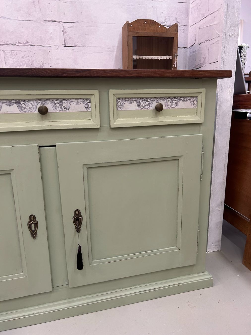 Cassettiere: Kommode Sideboard Anrichte Buffet Nussbaum vintage börnie's – Usato da Gränichen venduto da boernies01 6
