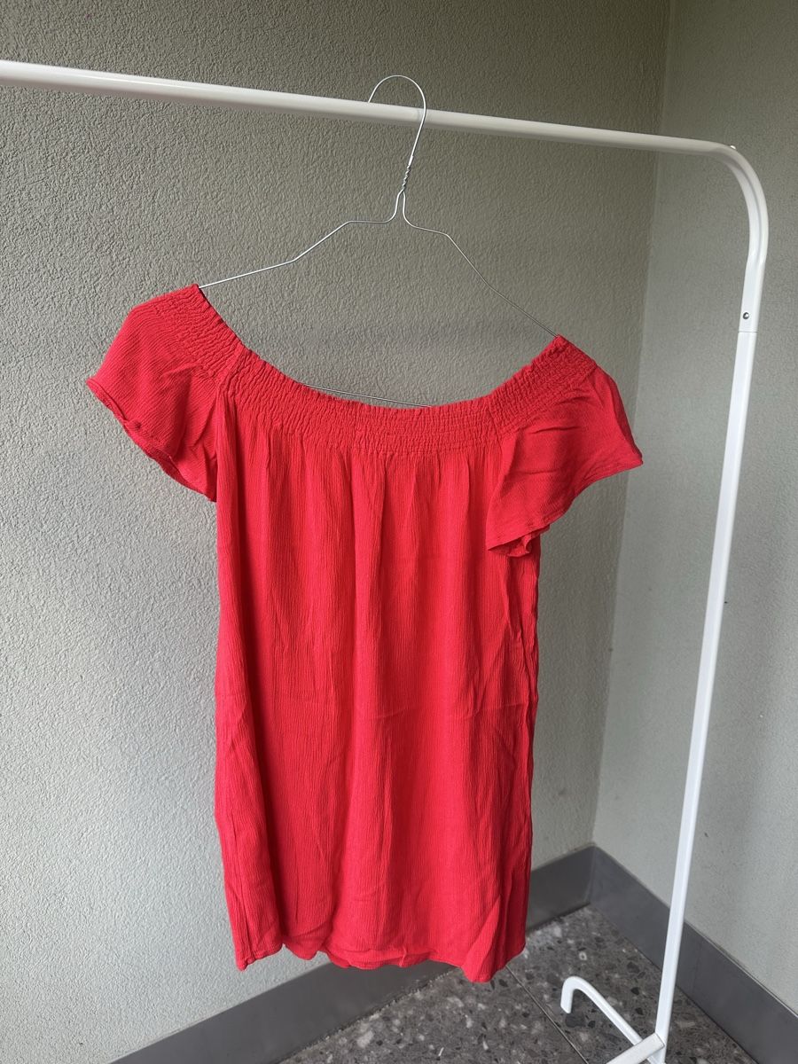 Kleider: Sehr schönes, rotes Kleid – Gebraucht aus Volketswil von hal_65hj 1
