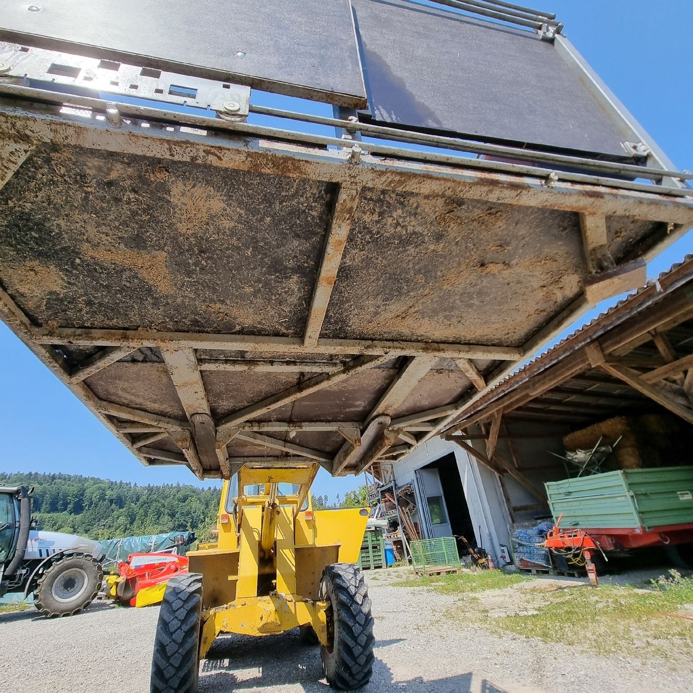 Rimorchi: Gebrauchte Viehverladestation, Transportplattform – Usato da Hofstetten ZH venduto da neebu 6