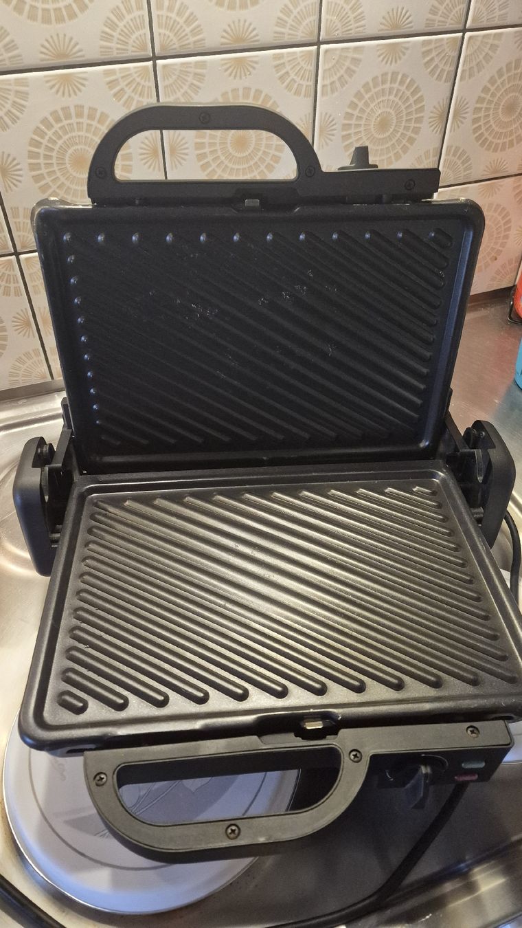 SilverCrest Appareils de cuisine: Silvercrest SKG 1700 – D'occasion à Wila par myquaso 3