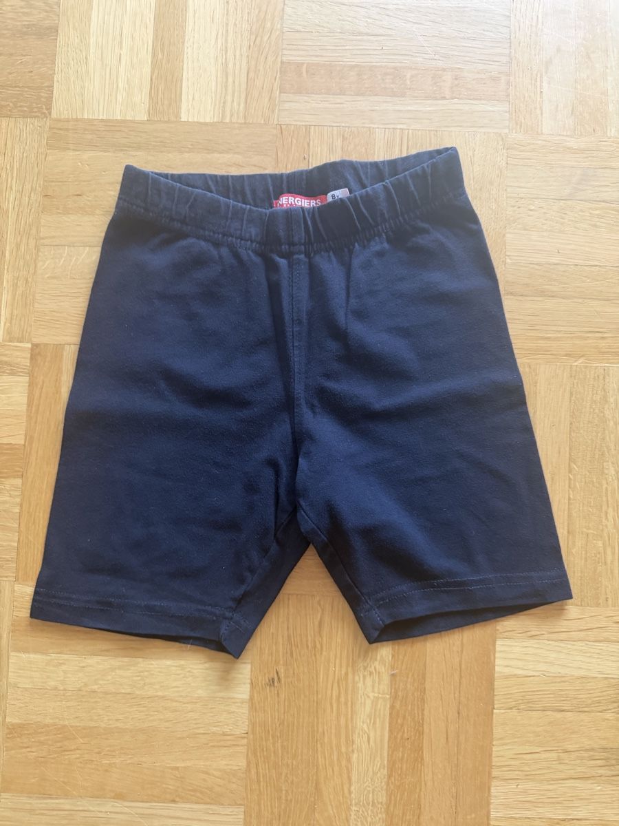 Pantaloni: Mädchen Kurze Hose, Gr. 128  – Usato da Kilchberg ZH venduto da Von_dutch