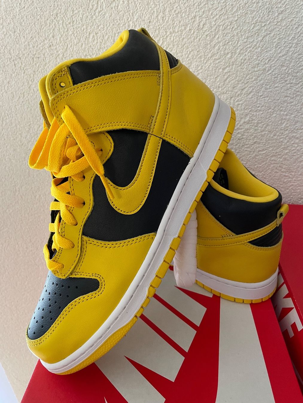 Nike Scarpe da uomo: Nike Dunk High Varsity Maize - Taille 45 EU – Nuovo e nell'imballaggio originale da Matran venduto da Miraleo 2