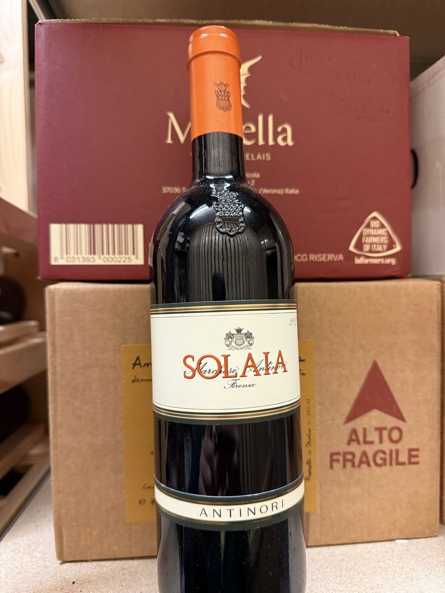 Antinori Vino: Antinori Solaia 2017 – Nuovo e nell'imballaggio originale da Troinex venduto da Airain