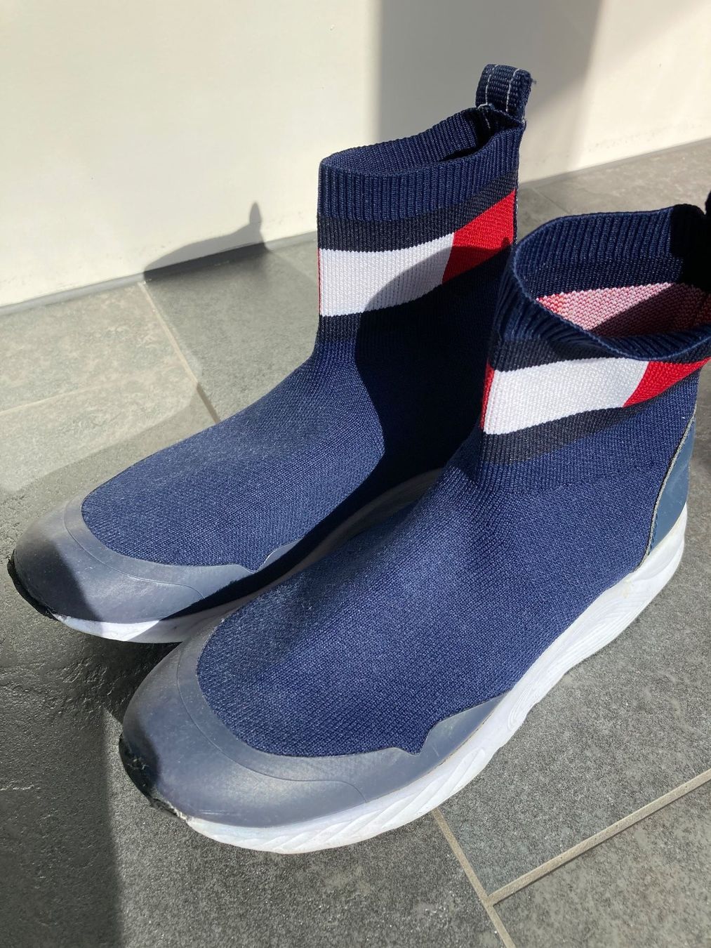 Scarpe per ragazzi: Stylische Schuhe Tommy Hilfiger – Usato da Pratteln venduto da Miki_