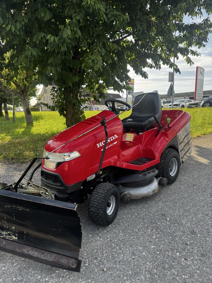 Honda Tagliaerba: Rasentraktor Honda 2417 mit Schneepflug – Usato da Niederuzwil venduto da Michael1990_ 6