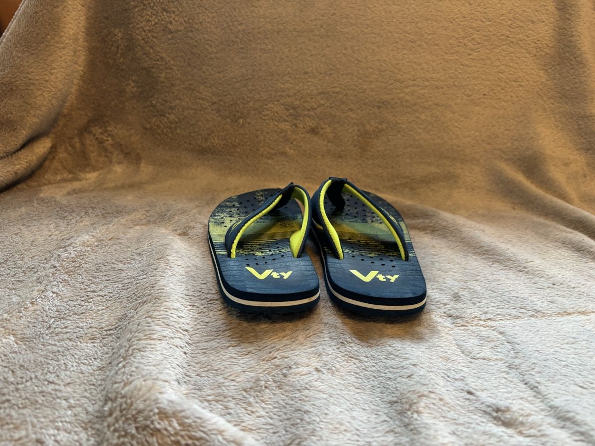 Scarpe per ragazzi: Badeschuhe / Flip Flops, Grösse 20 – Usato da Waltenschwil venduto da Schmetterling2015 4