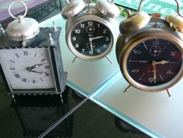 Drei Wecker Insa und Jerger Day Dawn wecken Tote laut antik