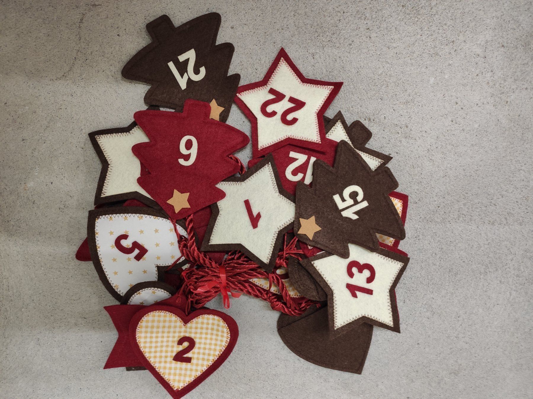Tutte le decorazioni: Handgemachtes Adventskalender NEU – Nuovo e nell'imballaggio originale da Zürich venduto da chukye 1