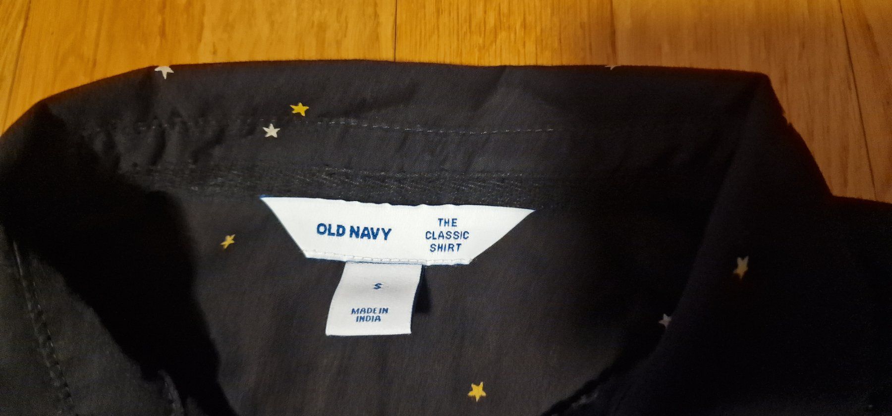 Blusen: Set aus 2 Hemd und Bluse "and Camicie 38" und "Old Navy S" – Gebraucht aus Fällanden von zeno01 7