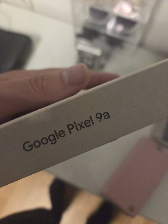 Handys / Smartphones: Google Pixel 9A 128gb pink – Gebraucht aus Luzern von Robertos.Fundgrube 1