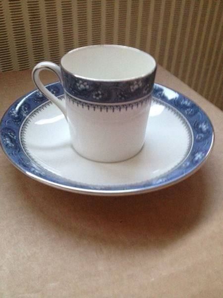 Set di piatti: SERVICE TABLE BONE CHINA 62 PIECES NEUF – Nuovo e nell'imballaggio originale da Bernex venduto da eunicefitz 5