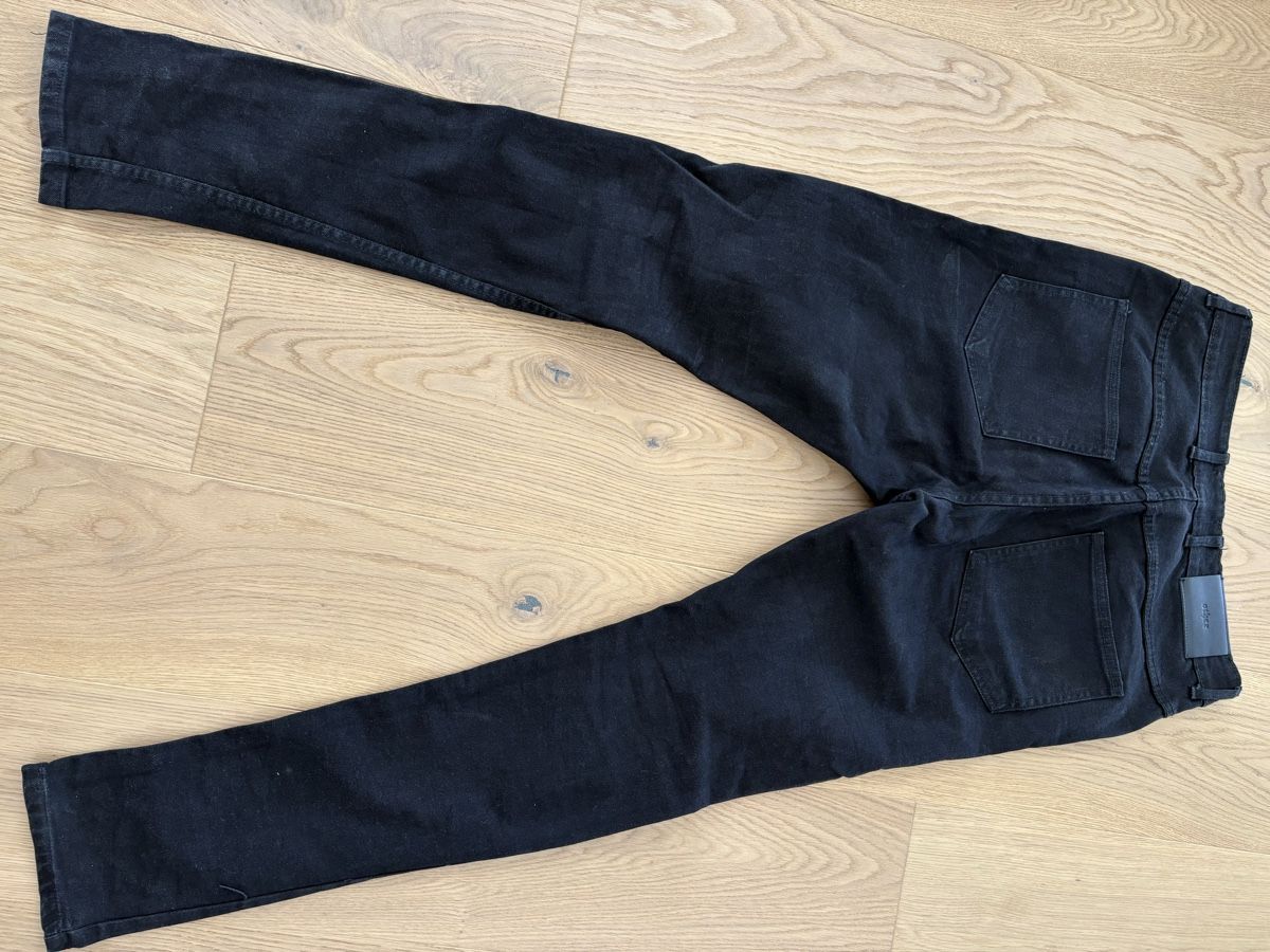 Jeans: Other UK Black Distressed Jeans - Size 32 – Usato da Obbürgen venduto da cla_x9h6 1