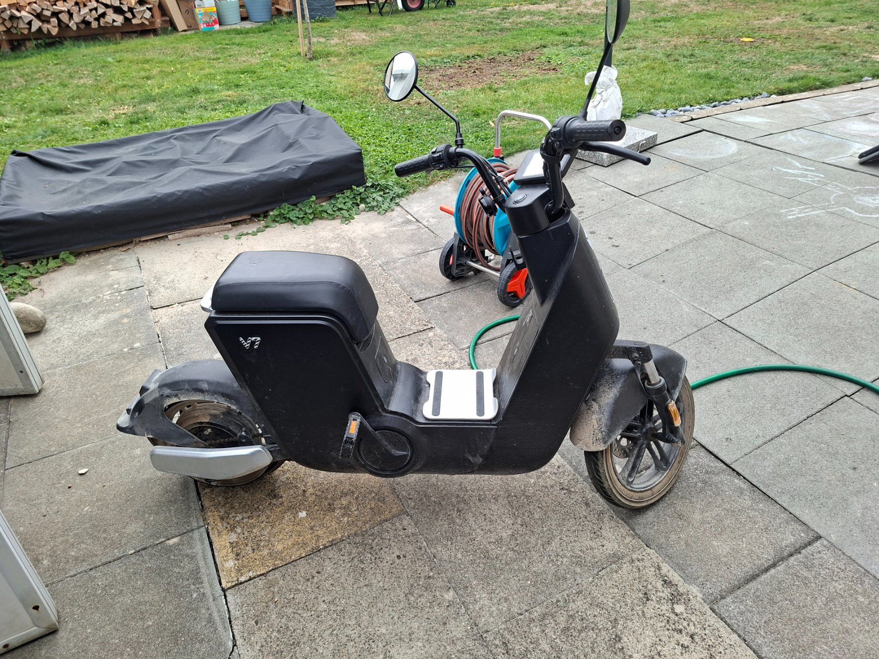 Yadea Scooter: E-Scooter Yadea Modell V7 schwarz – Usato da Turgi venduto da bin_8rlv 1