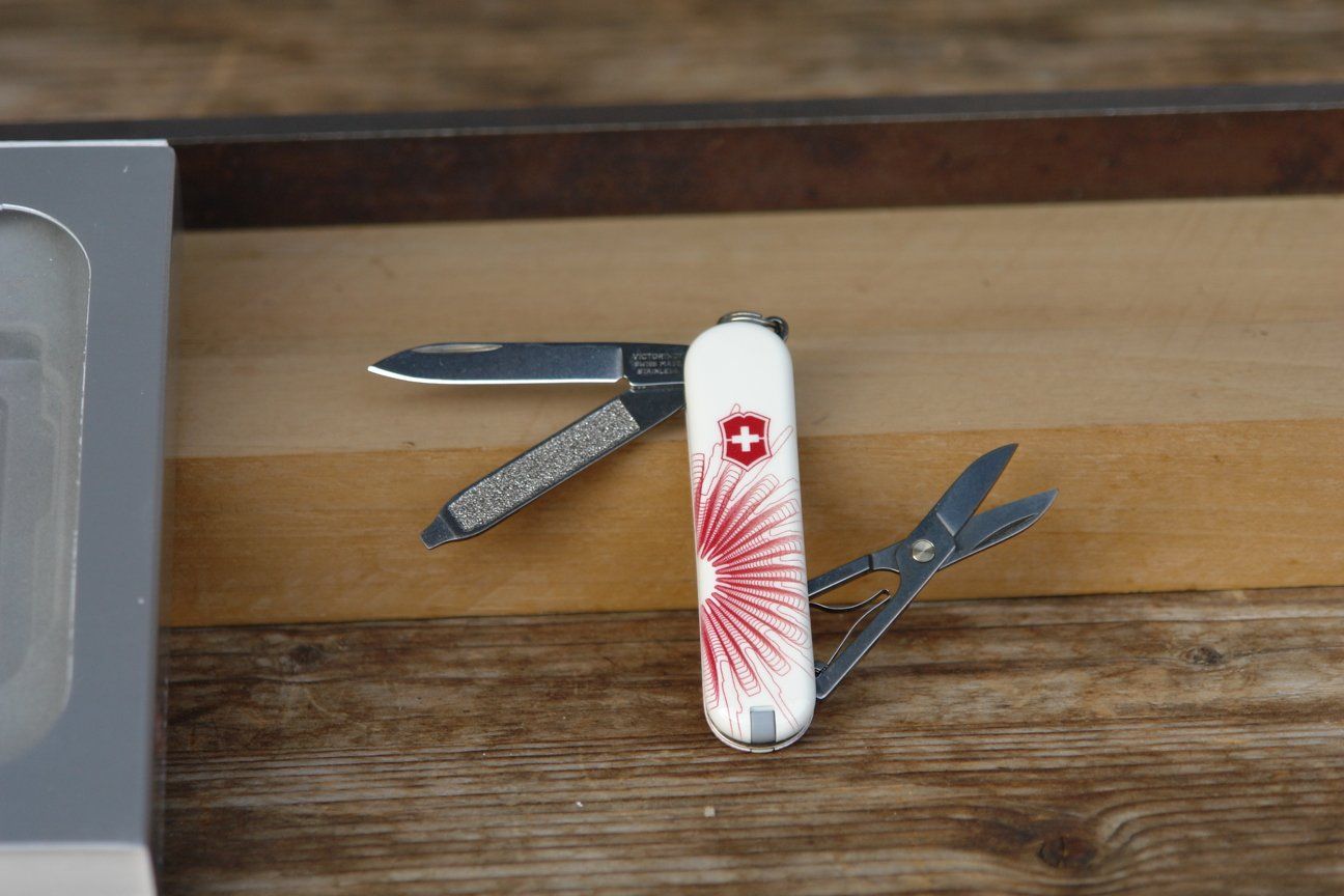 Victorinox Coltelli tascabile: Victorinox Classic SD Sonder Edition – Nuovo e nell'imballaggio originale da Ursenbach venduto da rekruten-shop 2
