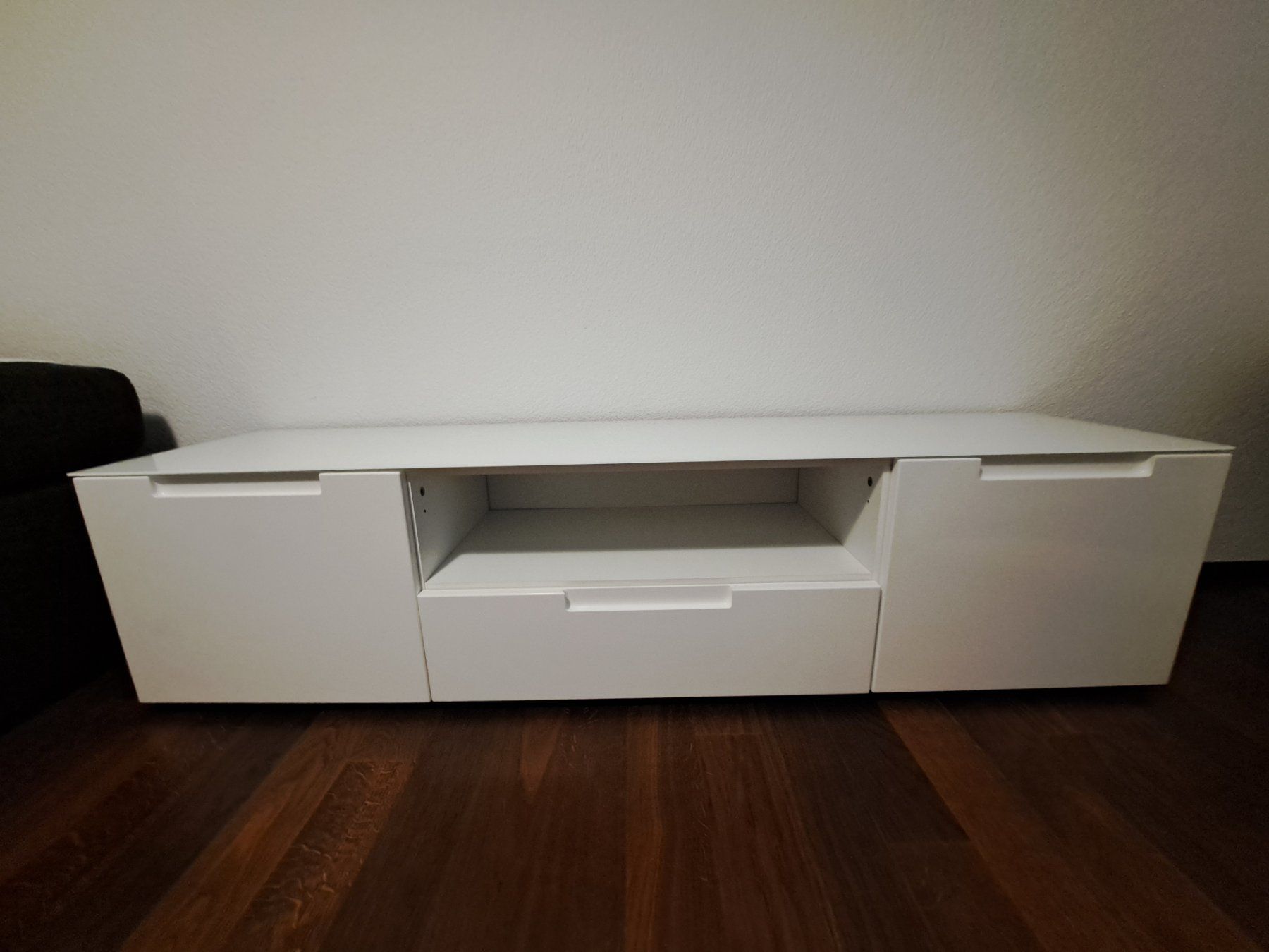 Mobili TV: Lowboard, Sideboard, weiss mit Glas-Oberfläche – Usato da Rorschacherberg venduto da Scales1688