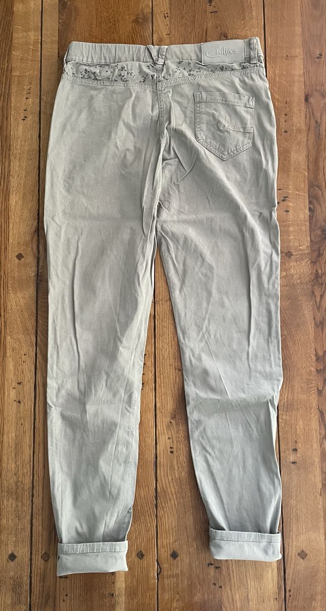Chillaz Pantalons: Pantalons CHILLAZ vert olive clair  taille 38 – D'occasion à Marin-Epagnier par sachaechinta 1