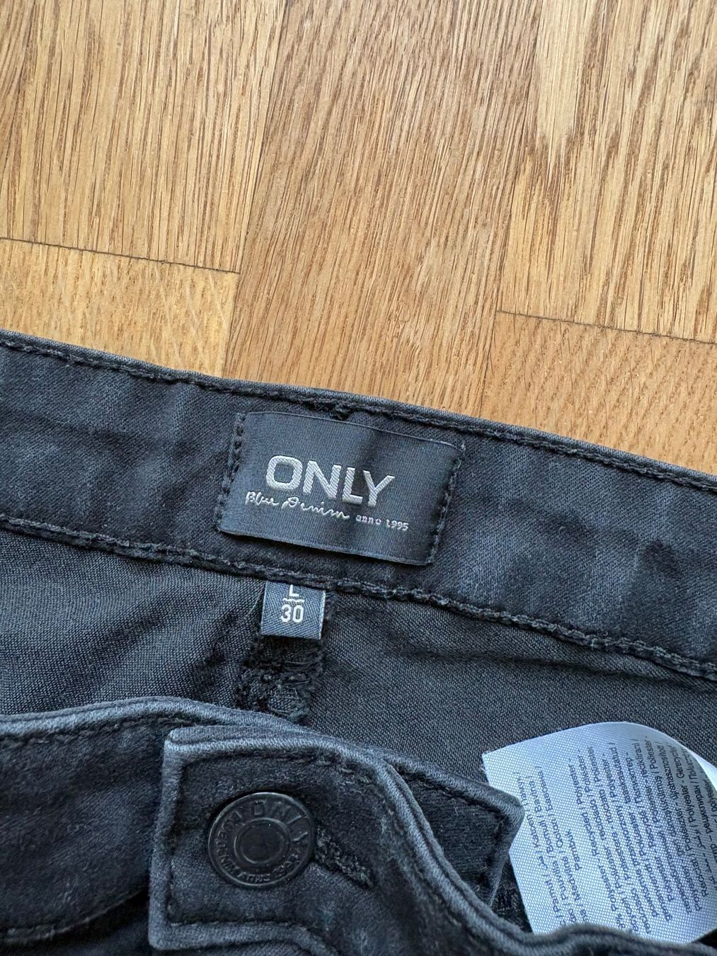 Only Jeans: Jean noir ONLY noir taille 30/ L – Usato da Zürich venduto da mcotti01 2