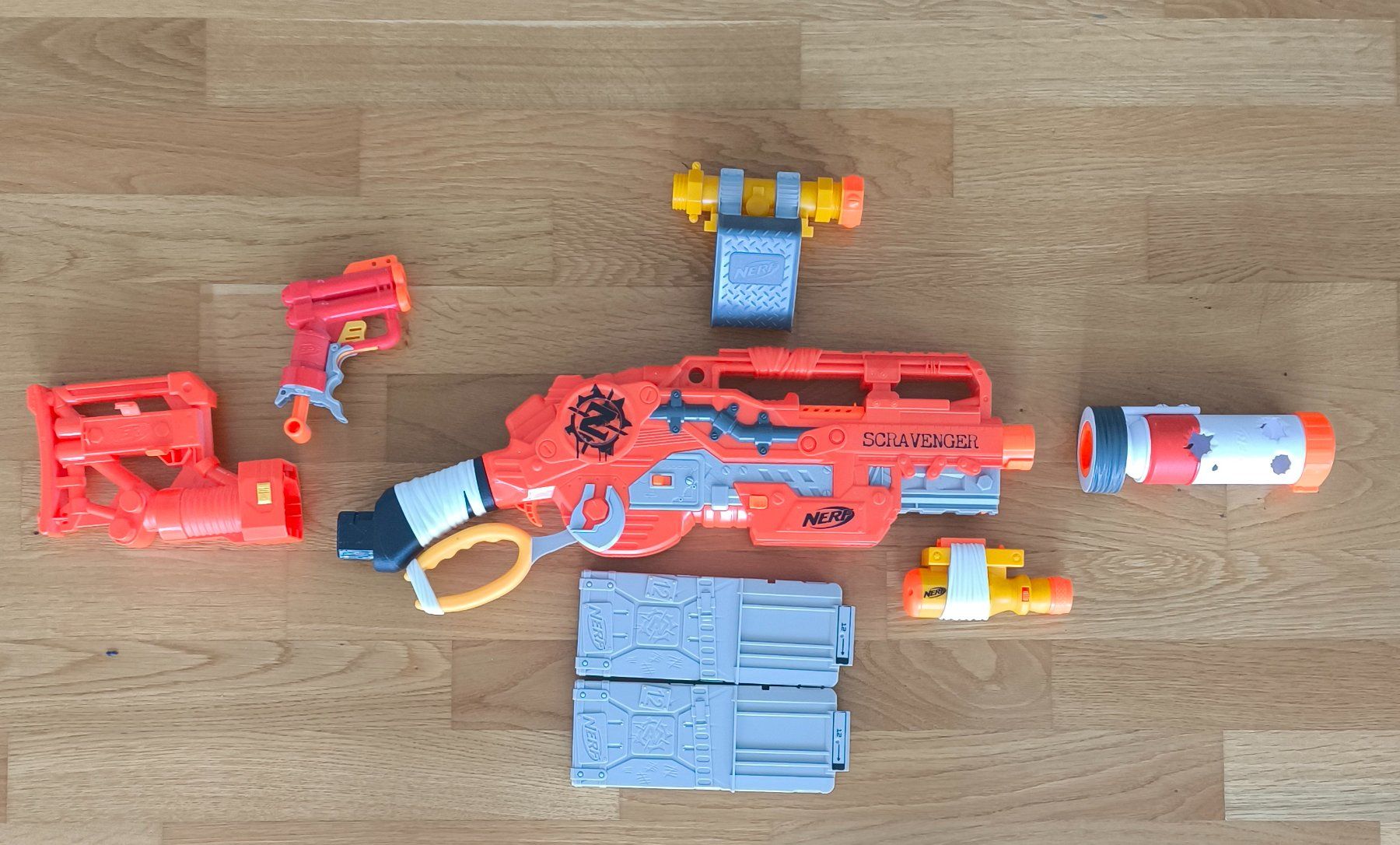 Nerf Giocattoli: NERF Zombie Strike Scravenger – Usato da Arbon venduto da Laszlo.Novak 3