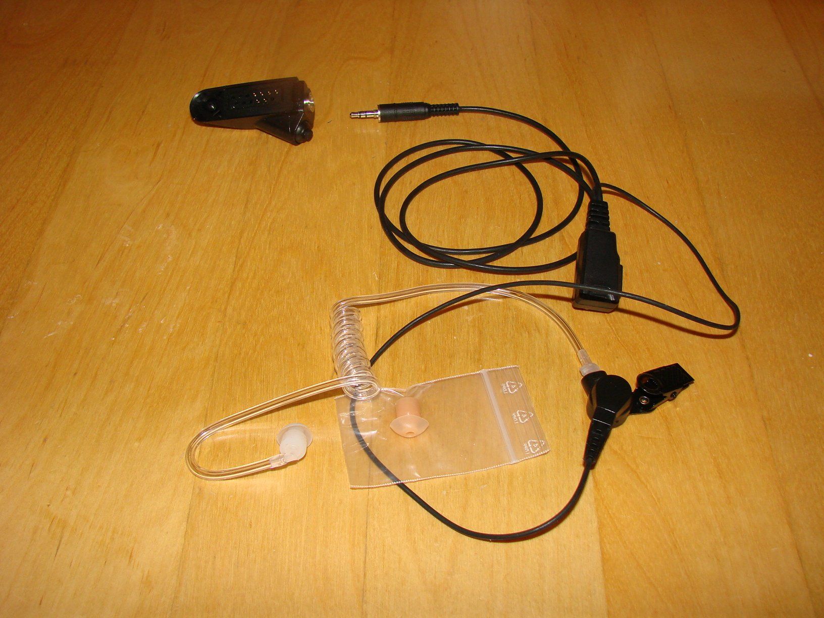 Motorola Funktechnik: GP340 Headset Spec – Neu (gemäss Beschreibung) aus Niederuzwil von Rade 7