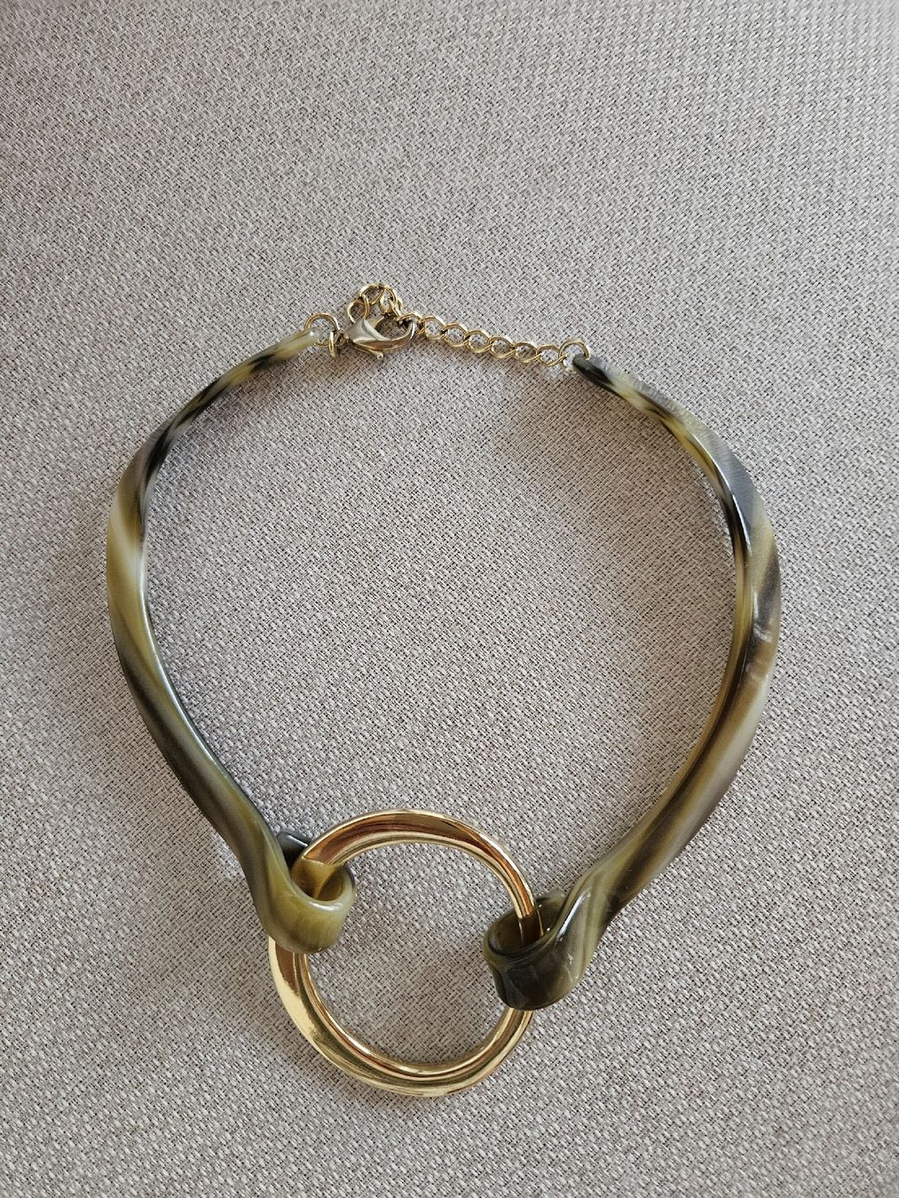 Catenine: Modisches Collier in Bernsteintönen mit Goldring – Nuovo (secondo la descrizione) da Rhäzüns venduto da inf_rcj7 1