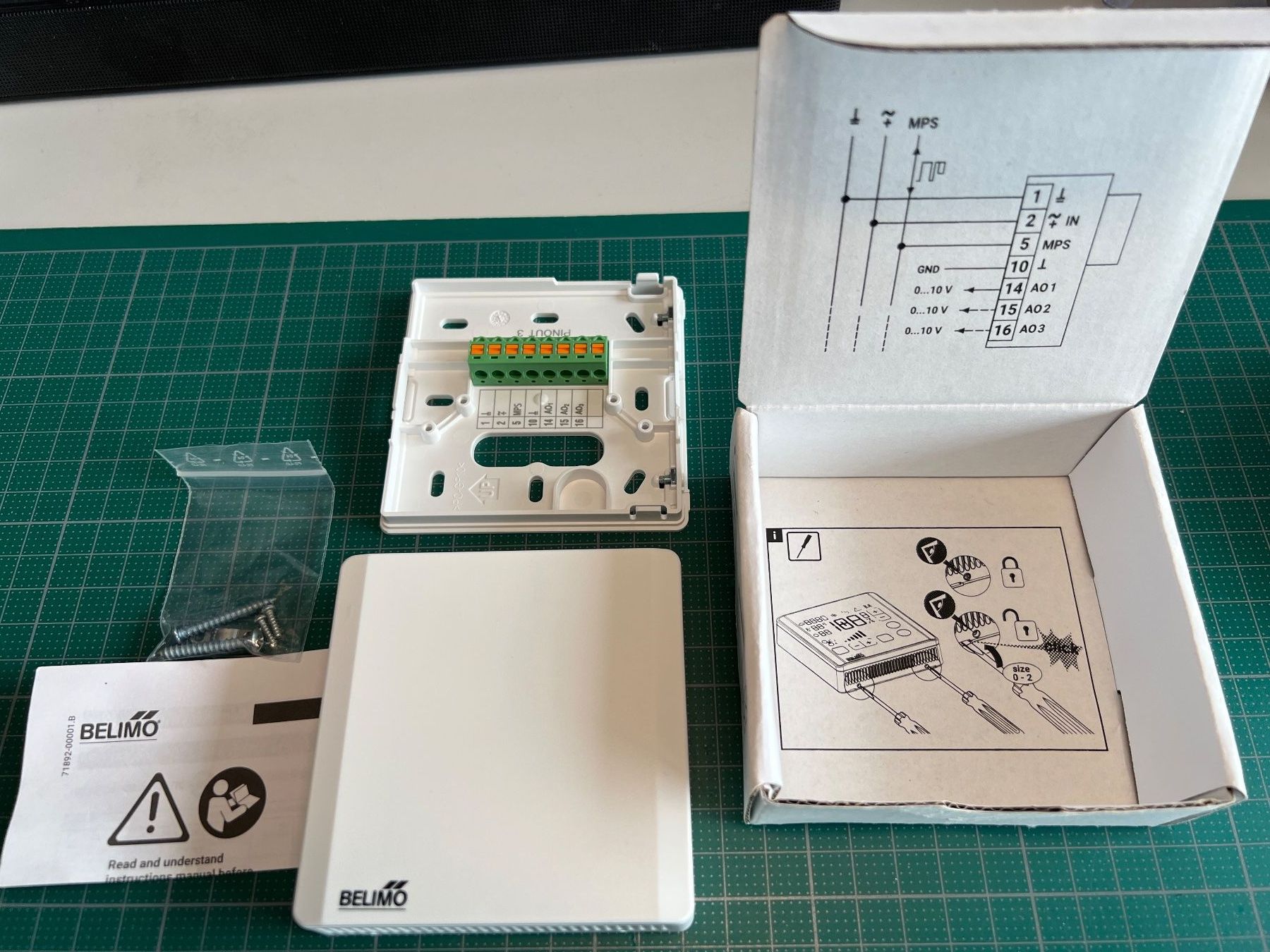 Belimo Elektronikbauteile: Raumbediengerät Belimo, P-22 RTM-1900 A-1, CO2, T, r.H. – Neu und originalverpackt aus Herisau von Clarkkent 1
