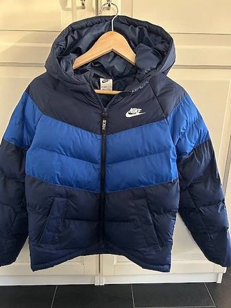 Nike Therma-Fit Jacke Grösse L (147-158)