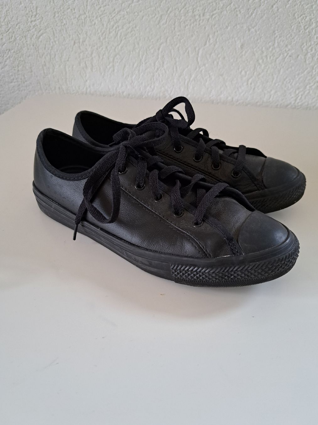 Converse Scarpe da uomo: Converses en cuir – Nuovo (secondo la descrizione) da Romont BE venduto da cel_2qsz