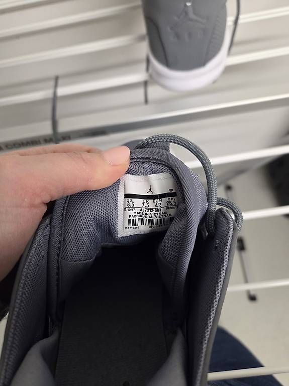 Jordan Scarpe da uomo: Nike Jordan First Class Herren Gr. 42 (NEU) – Nuovo (secondo la descrizione) da Rüfenacht BE venduto da Biancaro 2
