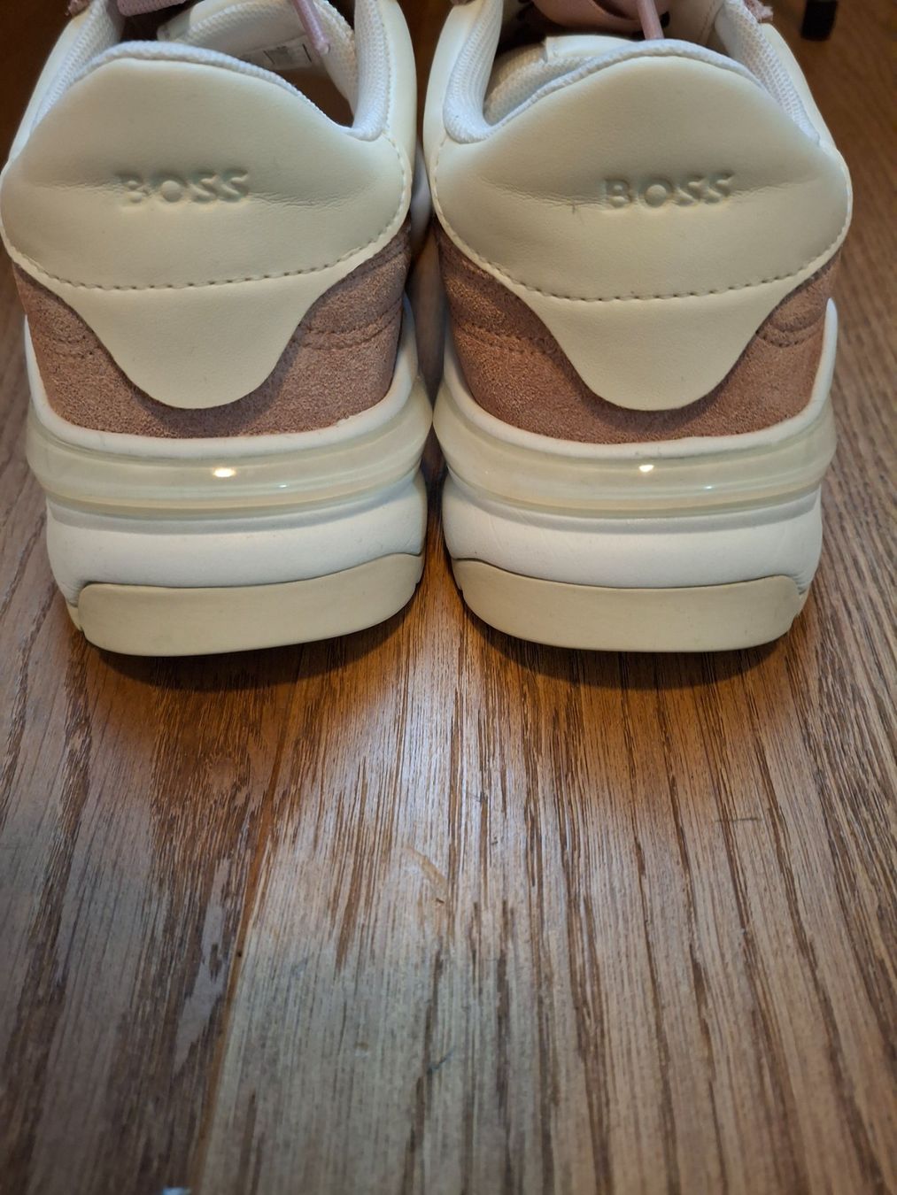 Scarpe da donna: Hugo boss sneaker – Usato da Oberhofen am Thunersee venduto da katka99 2