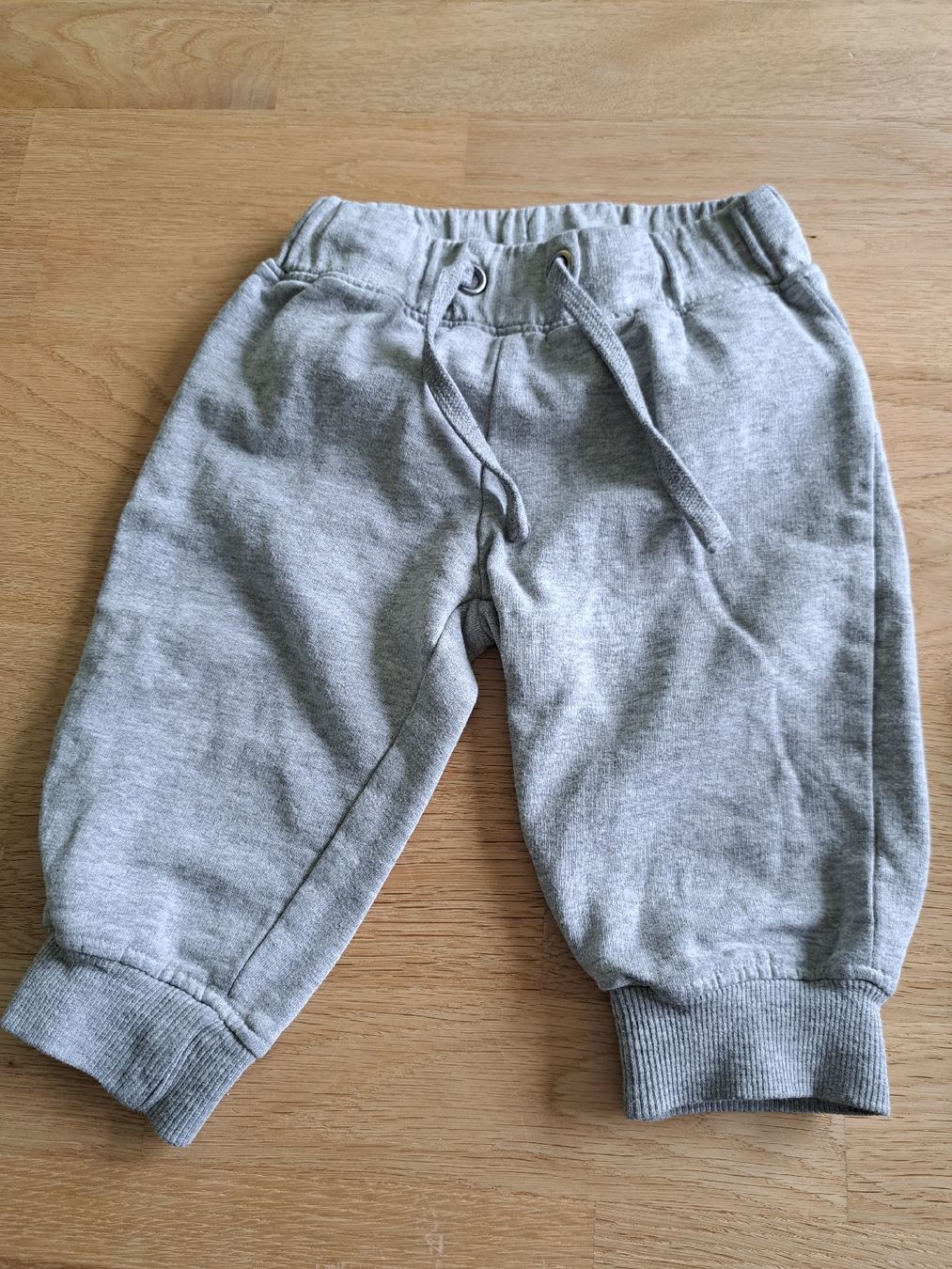 Pantaloni: 2er Set Jogginghosen, Grösse 68/74 - 6-9 Monate – Usato da Bergdietikon venduto da Staphylococcus 2