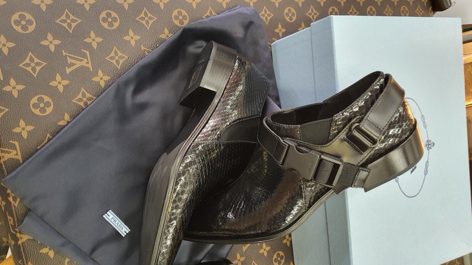 Prada Chaussures femmes: Prada Schuhe – Neuf avec emballage d'origine à Lachen SZ par HelvetiaLuxury 1