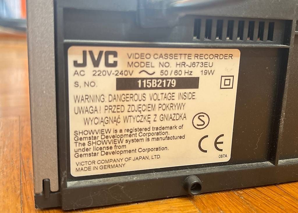 Tutti i VHS: Vintage JVC HR-J673EU VHS Player – Usato da Schaffhausen venduto da jan_pzd5 1