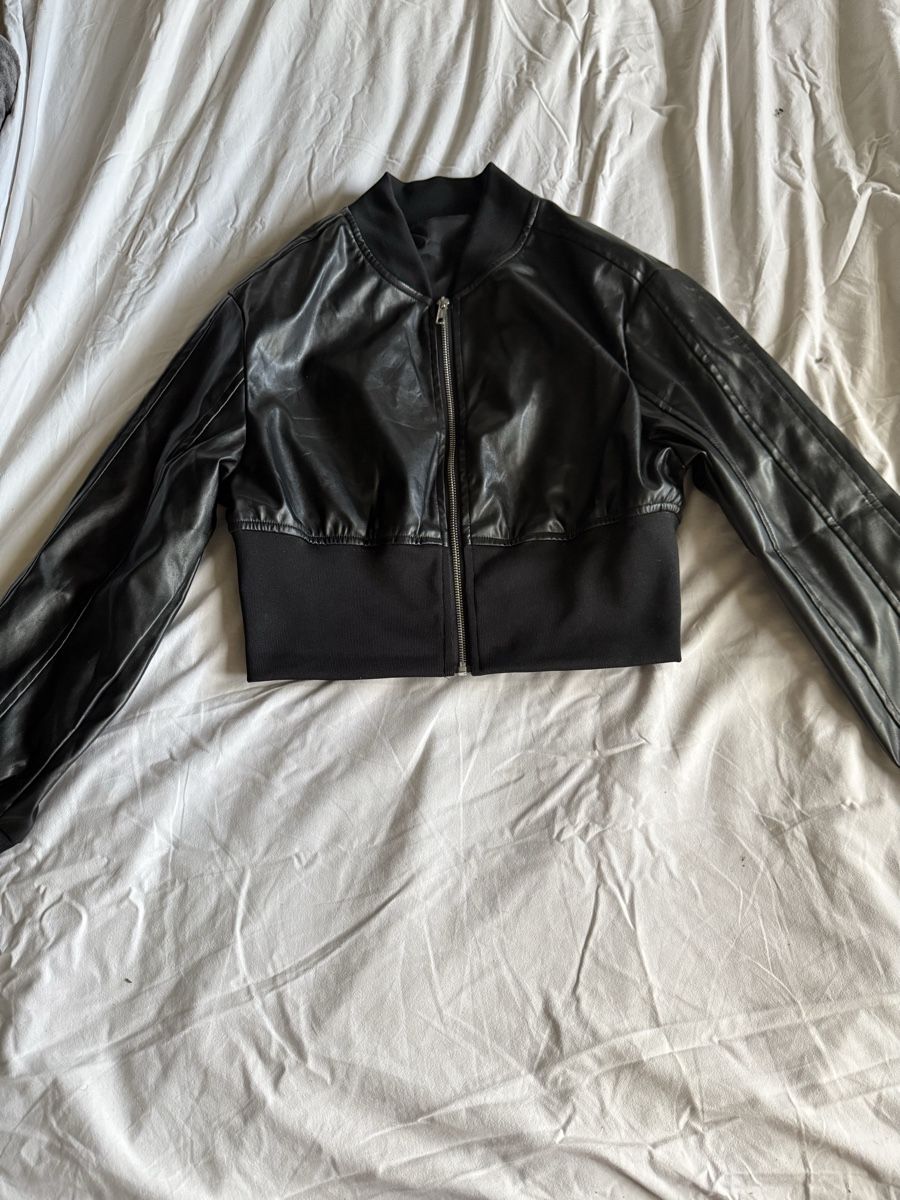 Shein Giacche: Veste crop top SHEIN L – Nuovo (secondo la descrizione) da Biel/Bienne venduto da glaewynnshop 2