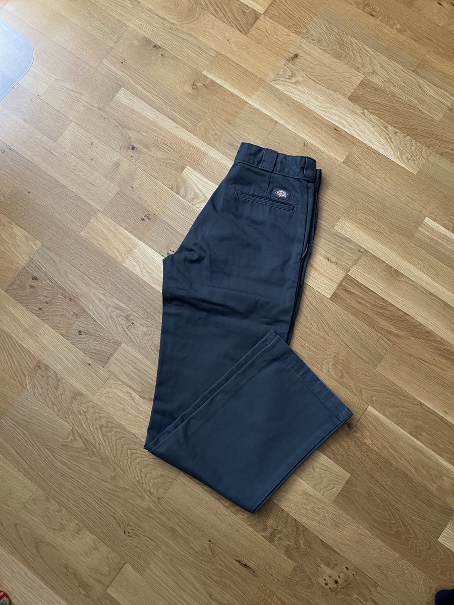 Dickies Pantaloni: Pantalon Dickies 874 gris anthracite, taille 30/32 – Usato da Cortaillod venduto da Y1nn_jqr