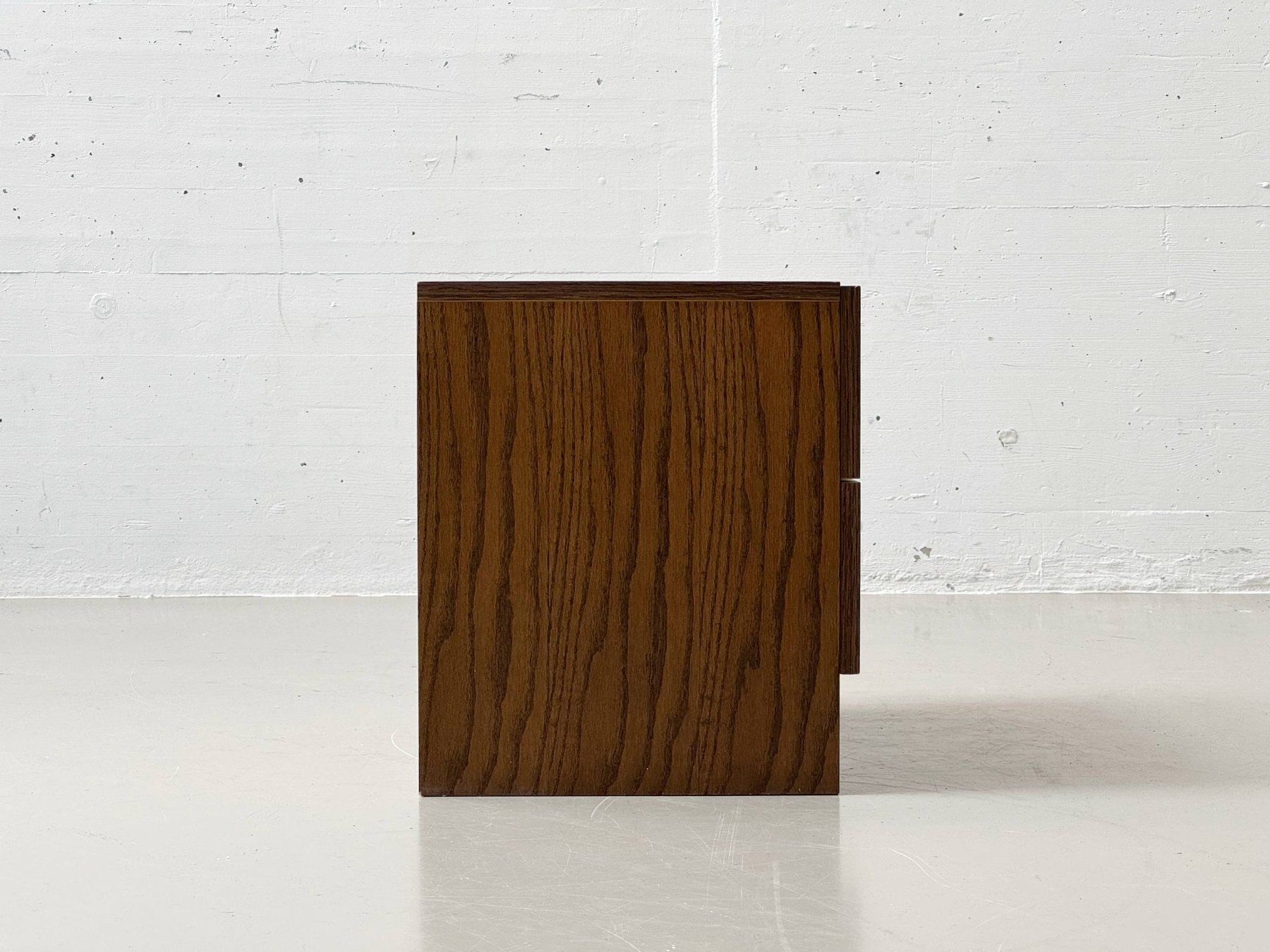 Comodini: Nachttisch minimalistisches Design aus Eiche, Schweiz 70ee – Usato da Zürich venduto da LeMoege 6