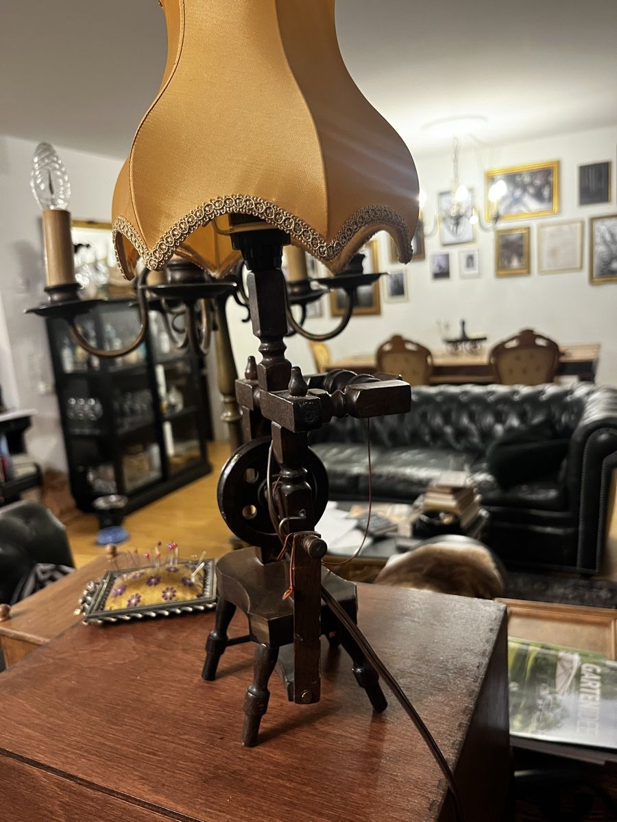 Lampade: Tischlampe mit Spinnrad Design – Usato da Brugg AG venduto da Faint.Memory 2
