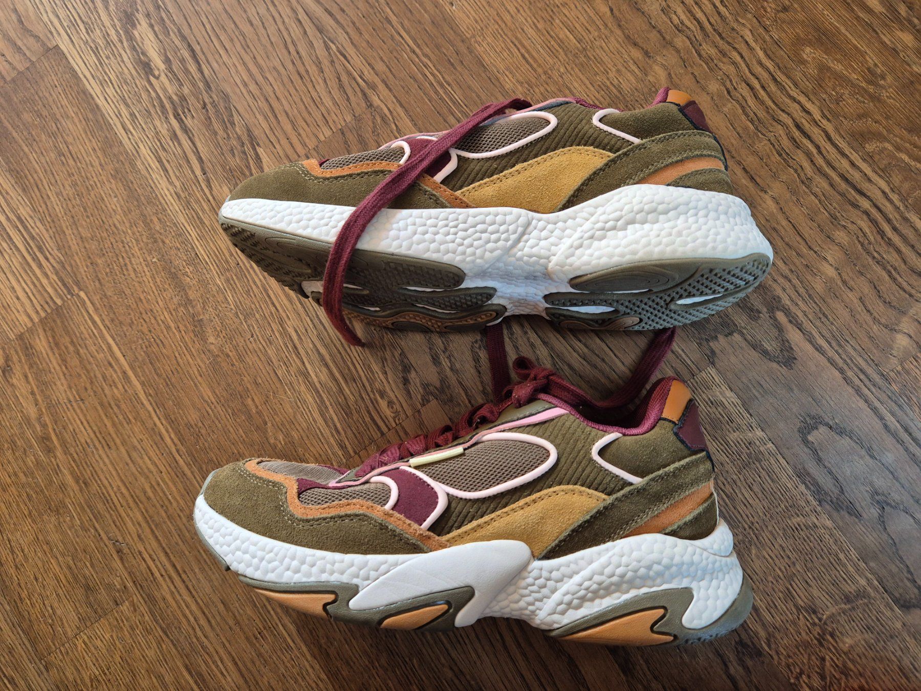 Guess Scarpe da donna: Guess sneakers size 38 – Usato da Zürich venduto da monadiederich 1