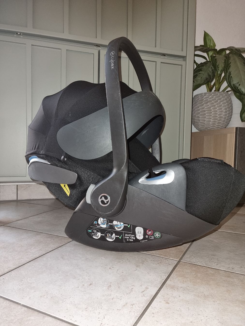 Cybex Seggiolini per auto: Siège auto Cybex Cloud T i-Size noir – Usato da Les Brenets venduto da Albertlevertt