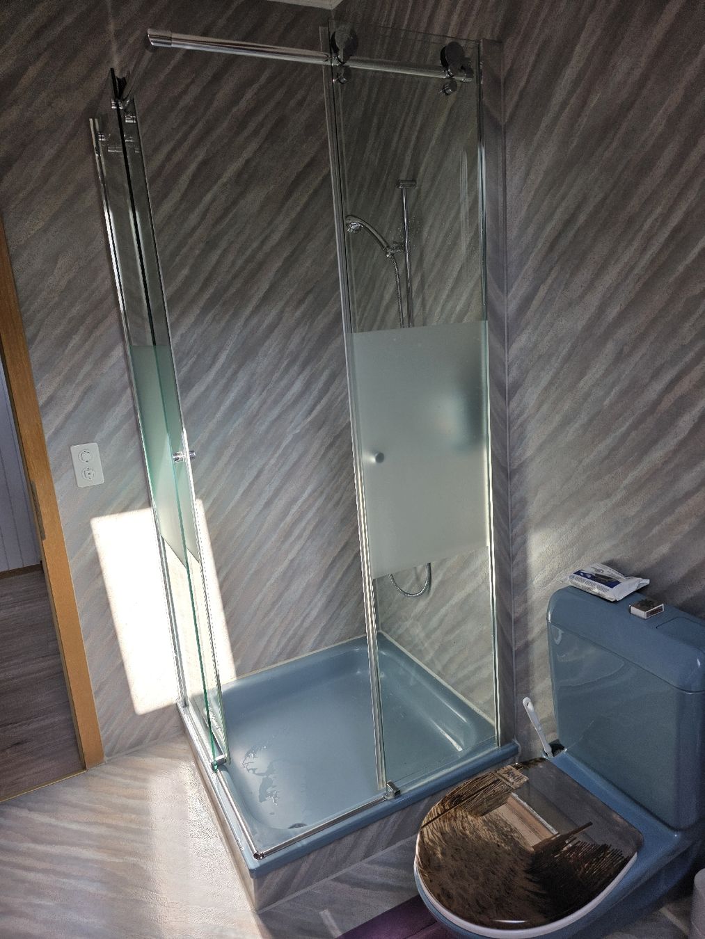 Docce: Glaskabine für Dusche 90x90cm – Usato da Unteriberg venduto da Robjes
