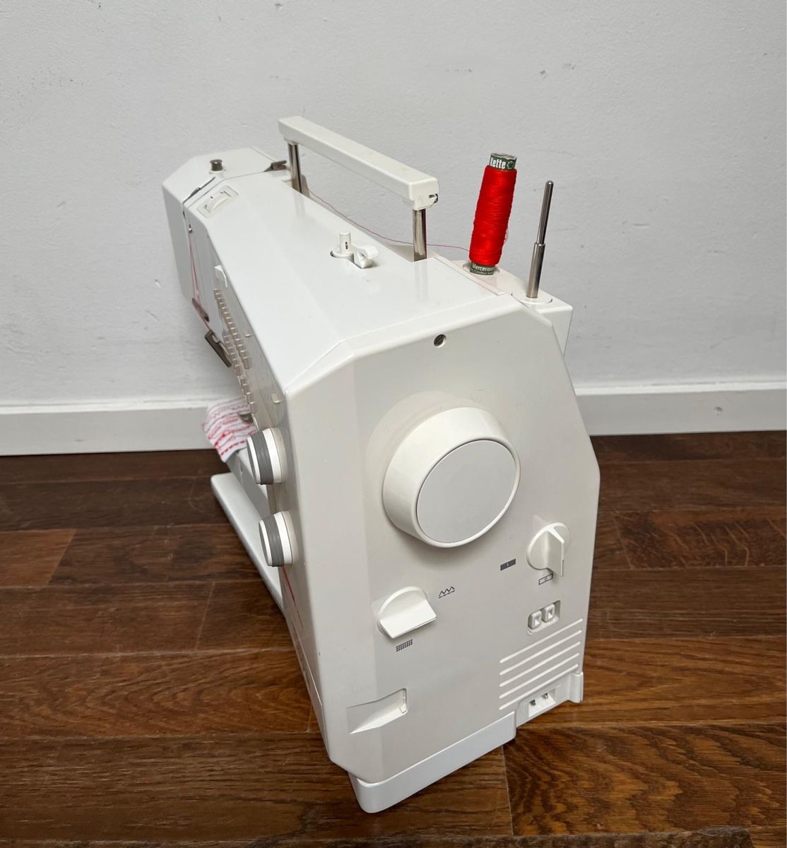 Bernina Macchine da cucire: Nähmaschine Bernina 1070 – Usato da Dietikon venduto da rex_y789 3