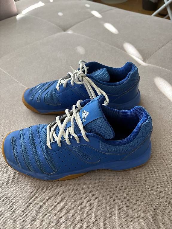 Scarpe per ragazzi: Adidas Hallenschuhe – Usato da Winterthur venduto da ana_ds2c 2