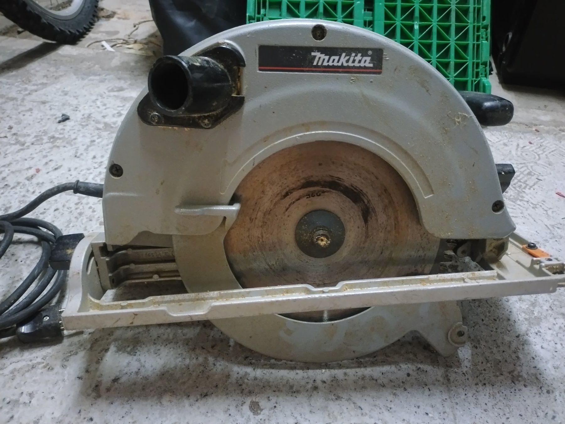Makita Sägen: Scie circulaire – Gebraucht aus Autigny von Turbine_j85 2
